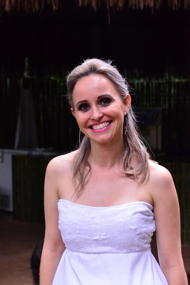 花嫁の付き添いに来たお母さんという声もありました。<br />どちらにしても美しい！