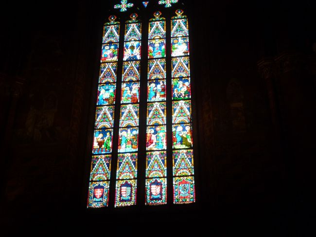 ステンドグラスも定番でありますね。