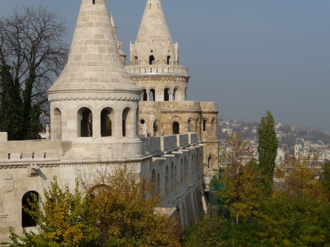 外へ出て、漁夫の砦に上ります。