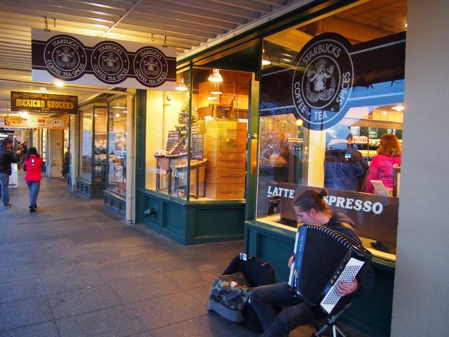 やっと発見！スタバ1号店！<br />地図が見当たらなくてどこにあるのか分からず焦りました！！