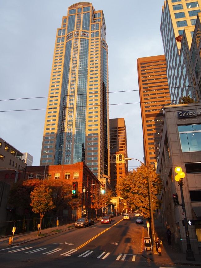 天気も良いのでマーケットまで歩くことにしました。<br />ホステルのお姉さんに聞いたら大体徒歩20分くらいとのこと。<br />日が沈むまでにたどり着きたい！