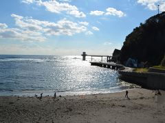 勝浦海中公園入口です。
お昼になりましたので、安房小湊に移動する途中で、昼食の
為だけに寄りました。
駐車場は、2時間まで200円です。
食事と散歩をして来ました。
