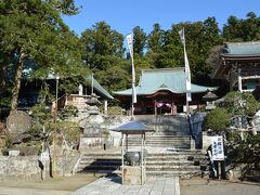 清澄寺です。
日蓮宗大本山です。
元々は天台宗ついで真言宗後、日蓮宗です。
日蓮聖人が、12歳でこのお寺に入ったそうです。

このお寺さんは、相当な山の中です。
ヘアピンや細い道・・・・・、相当な山の上ですね。
