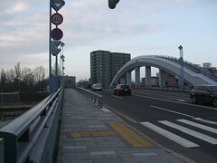 こちらは豊平川にかかる幌平橋。
昔と比べて立派になっている気がする。
