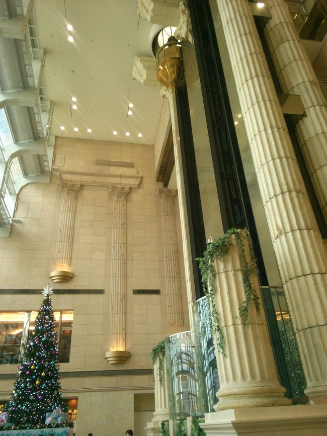 撮り方によったらホテルみたいですね(笑)<br /><br />ここは奈良市民の憩いの場<br /><br />「ナラファ」奈良県民だった頃は<br /><br />よく買い物に付き合わされました