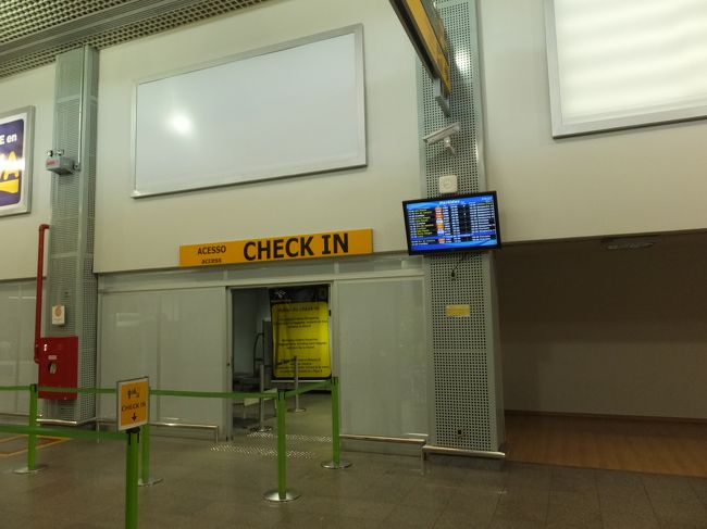 ホテルをチェックアウトした後、<br />14：05　タクシーでイグアスの空港に向かう。　30レアル<br /><br />