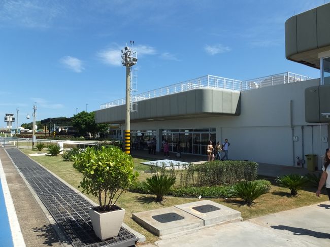 イグアス空港のターミナル<br />