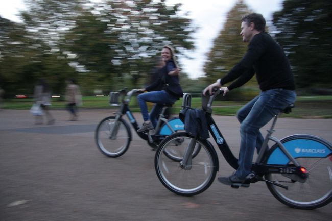 ケンジントンガーデンのサイクリスト