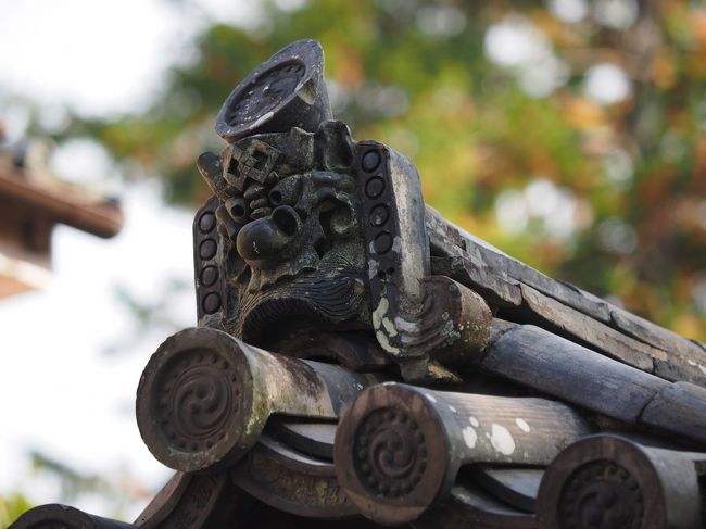 唐招提寺　個性的な鬼瓦がたくさんあります。