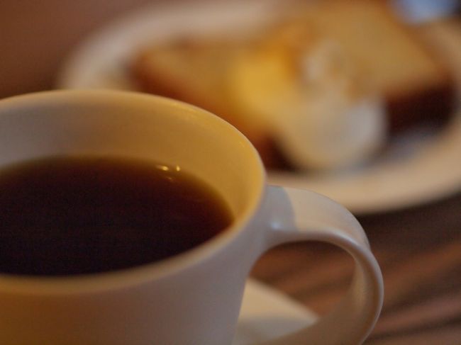 美味しい珈琲とバナナケーキで、ほっこりします。