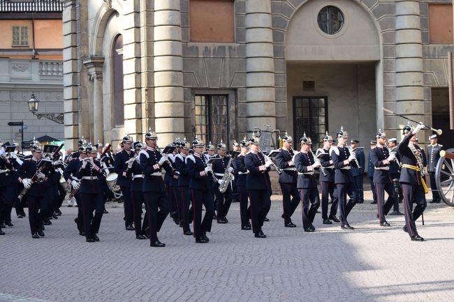 楽隊も入ってきました