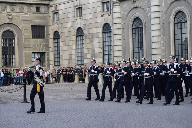 楽隊の方々も進んできました