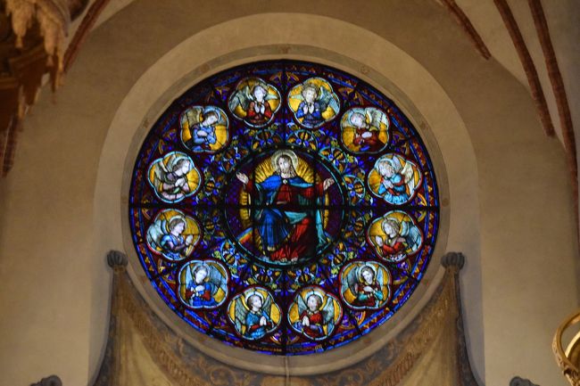 ステンドグラスも、きれい〜