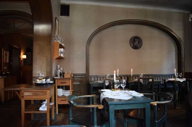 店内も、ランチの時間をだいぶんすぎているからか、落ち着いた感じです<br /><br />ここではスウェーデン料理がいただけます