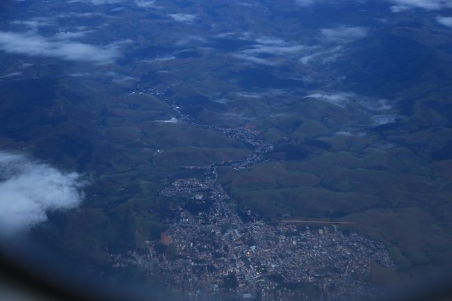 機内から、もう間近なリオデジャネイロを