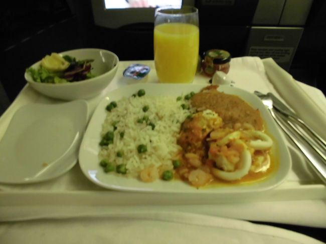 メインは、ブラジリアンシーフードを選択。味はまずまず。