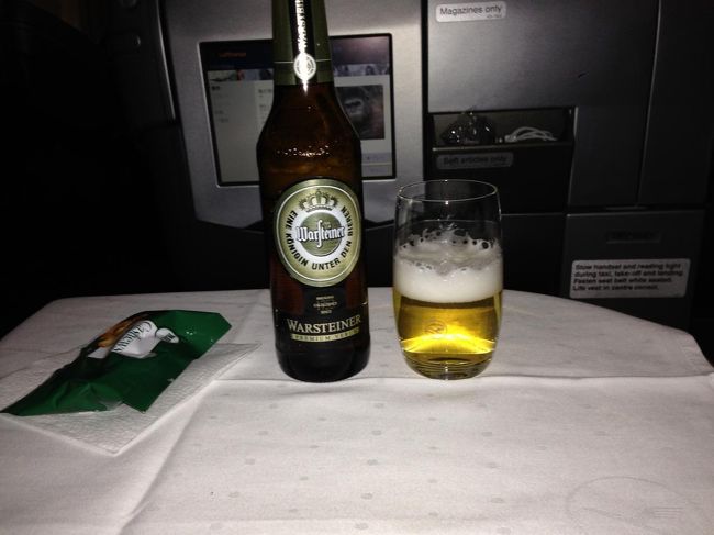 ウエルカムドリンクにシャンパンを飲んだら、撃沈…1日中観光したし、夜中やし…<br />気がついたら、夕食(夜食？)が始まっていた。まずは、ドイツビールを。