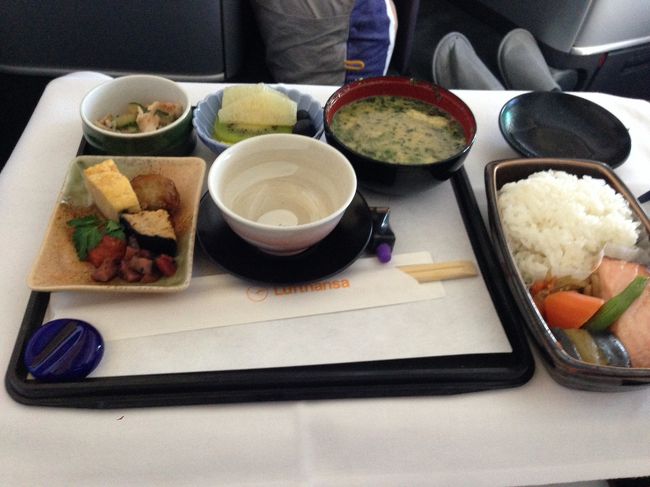 朝食です（昼食の時間だけど）。<br />また和食を選択しました。<br />