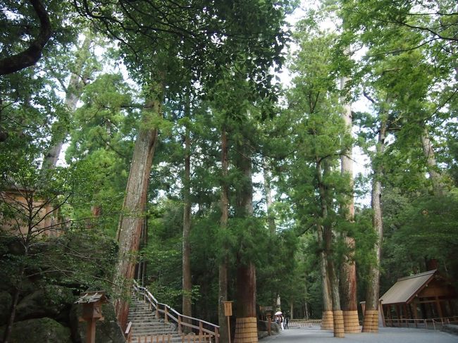 歩いてると神聖な感じを受けますね