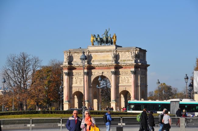 広い敷地ですね。<br /><br />建物立派だもの。