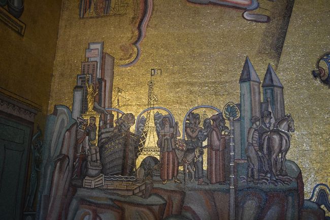 確かにアメリカ国旗やエッフェル塔が描かれているのがわかりますね。