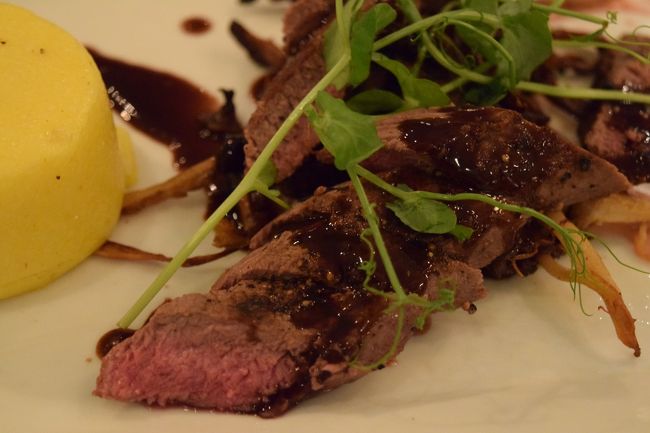 ズームしてみました。。。<br /><br />ちょっと赤味なお肉だねえ。。。