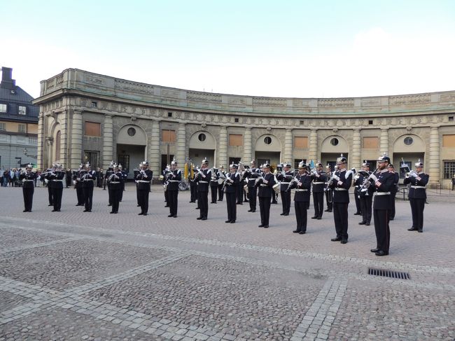 今度は、目の前で演奏が始まった