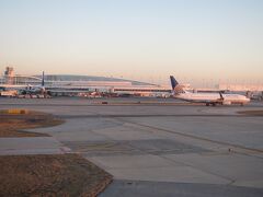 JL10便でシカゴオヘア国際空港に到着しました。
