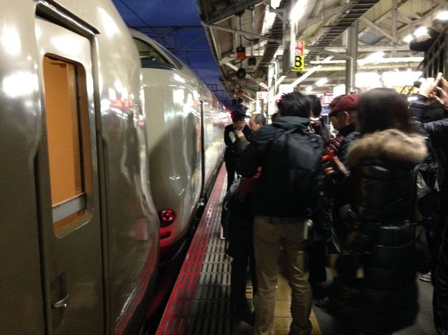 扉が閉じて、サンライズ瀬戸の準備完了。