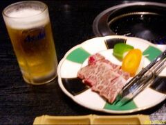 リーズナブルな焼肉セット（ご飯、清汁、サラダバーと自家製ヨーグルト付）。ビールがすすみます！