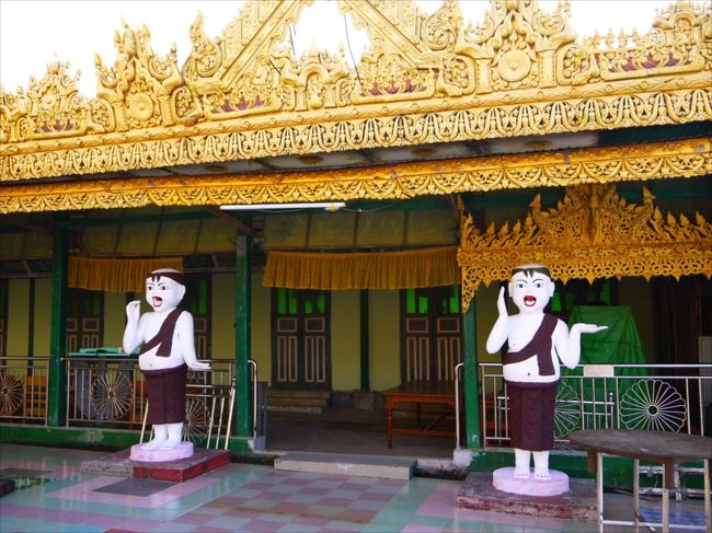 ミャンマーの寺には必ずこういう像があるみたいだなあ。