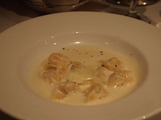 「4種チーズのトルテリーニ・パスタ」<br />これ、期待したのにイマイチだった。。