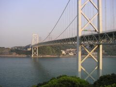 朝の関門橋。いよいよ本州です。
