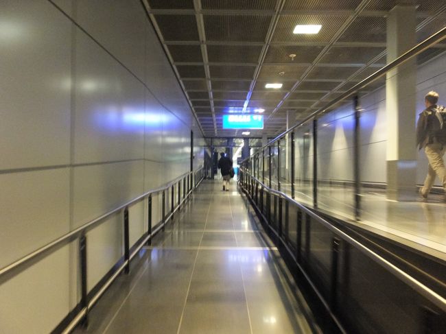 なんか一番端っこに到着（たぶんZ69）したようで、かなり歩く。