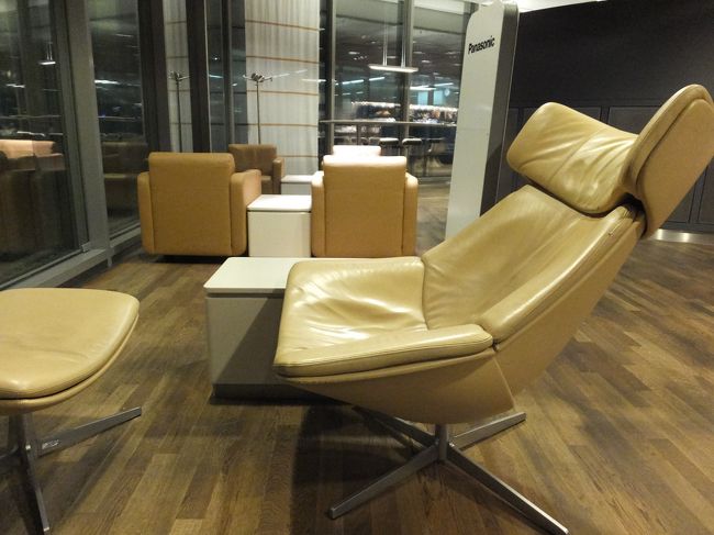 アルコールはやめて、リンゴジュースを頂く。