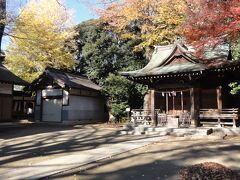 隣接して宮内春日神社があります。地元の鎮守さまです。

