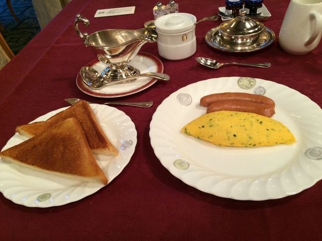 宿泊した奈良ホテルでの朝食は<br />メインダイニングルーム三笠です。