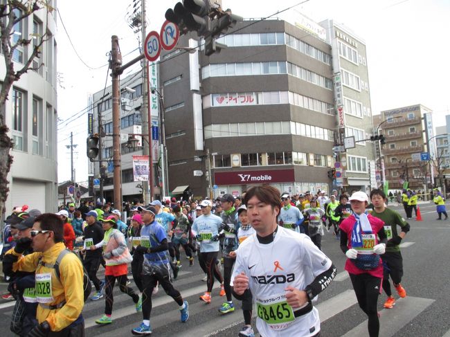 二条大路を朱雀門に向かいます。<br />高天交差点付近