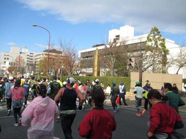 二条大路を朱雀門に向かいます。<br />奈良市役所