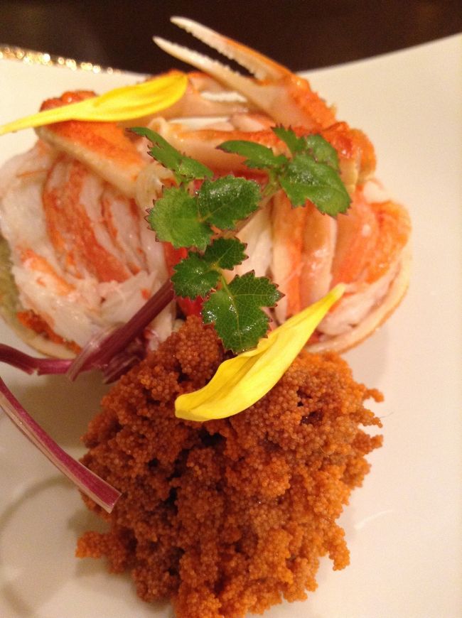 旬の香箱蟹を入れたコースをお願いしてありました。<br />ハラコのプチプチ感が堪らない！