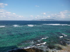 3日目、辺戸岬、沖縄本島最北端です。

博、二日酔いでダウン。恐ろしや、沖縄の居酒屋。楽しかったです。

嫁、快適ドライブでした。

与論島を肉眼で確認できました！