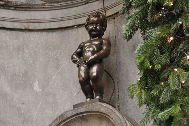 実物は本当にちっちゃい。<br />身長6〜70ｃｍくらいかな。<br />世界三大ガッカリということで何の期待もなく、<br />一応観たという事でほぼスルー。