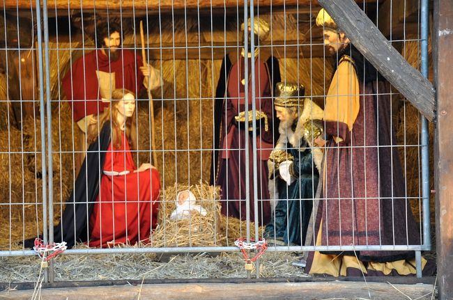 日本だとクリスマス＝商売だが、いまさらながら<br />クリスマスはキリストの生誕祝いなわけで、この手の<br />オブジェや置物、土産物を道中各地で沢山見た。