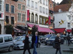 サブロン広場にある「ヴィタメール」
ブリュッセルで一番おいしいケーキ屋さん？
世界で日本だけ出店とか