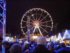 クリスマスマーケット（プレジール ディヴェール）
聖カトリーヌ教会広場（Place Sainte-Catherine）、グランプラス、証券所周辺、屋台やショップ小屋が 200軒など。ホットワインの屋台がたくさん。一番規模が大きいのは中央駅からは少し歩きますがSt．カトリーヌ広場（スーパー「デレーズ」 の先）。