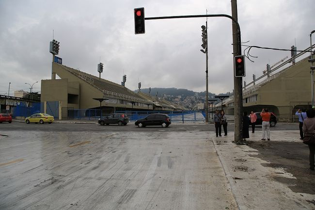 ★2013年5月24日（金）《ブラジル》<br /><br />●リオデジャネイロ市内観光<br />　<br />①サンバドーモ：リオのカーニバルの会場<br />　観覧席は、球場のように階段状になっていました。