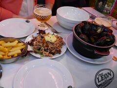 シェ・レオン（夕食）
一年中美味しいムール貝が食べられる店