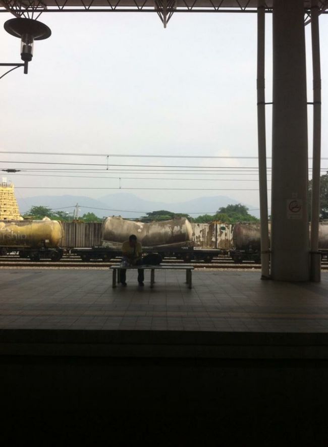 イポーに到着し、タクシーでホテルへ。