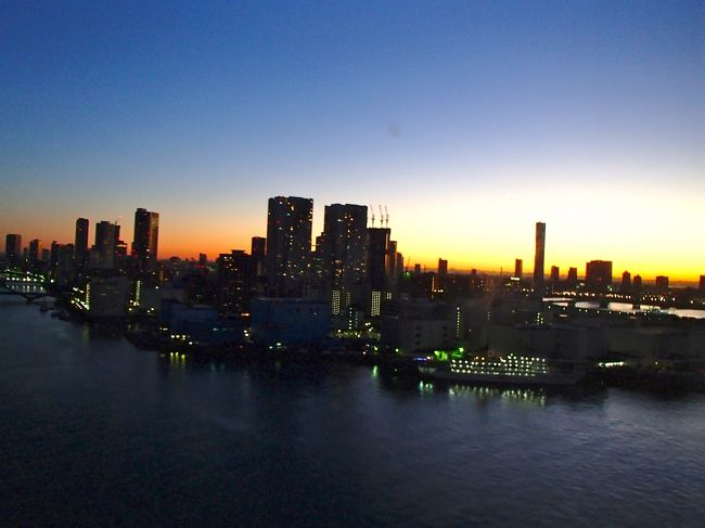 いつもの時間に起床　<br />リバービュールームの眺め「日の出の時刻」<br />とっても綺麗な風景でした。