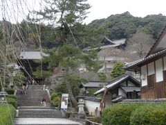 最初は、長谷寺。
初瀬山の山麓の大寺院。そういえば、少し前に、鎌倉の長谷寺にも行った。